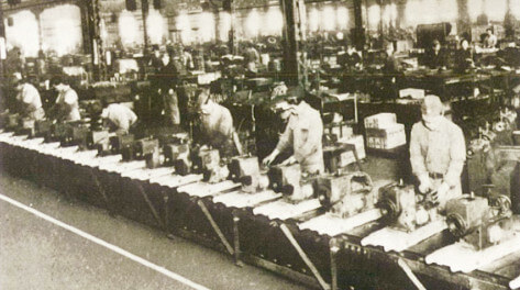 Engine assembly plant inside the Sakai plant